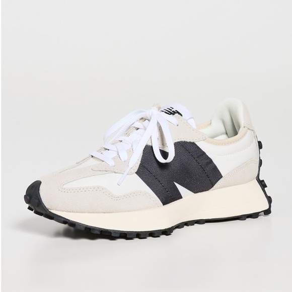 New Balance 327 Black and White - Picture 1 of 7